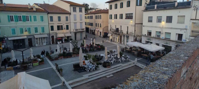 Blick auf die noch halbwegs unbelebte Piazza von Grosseto. Die Menschen kamen etwa 30 min später.